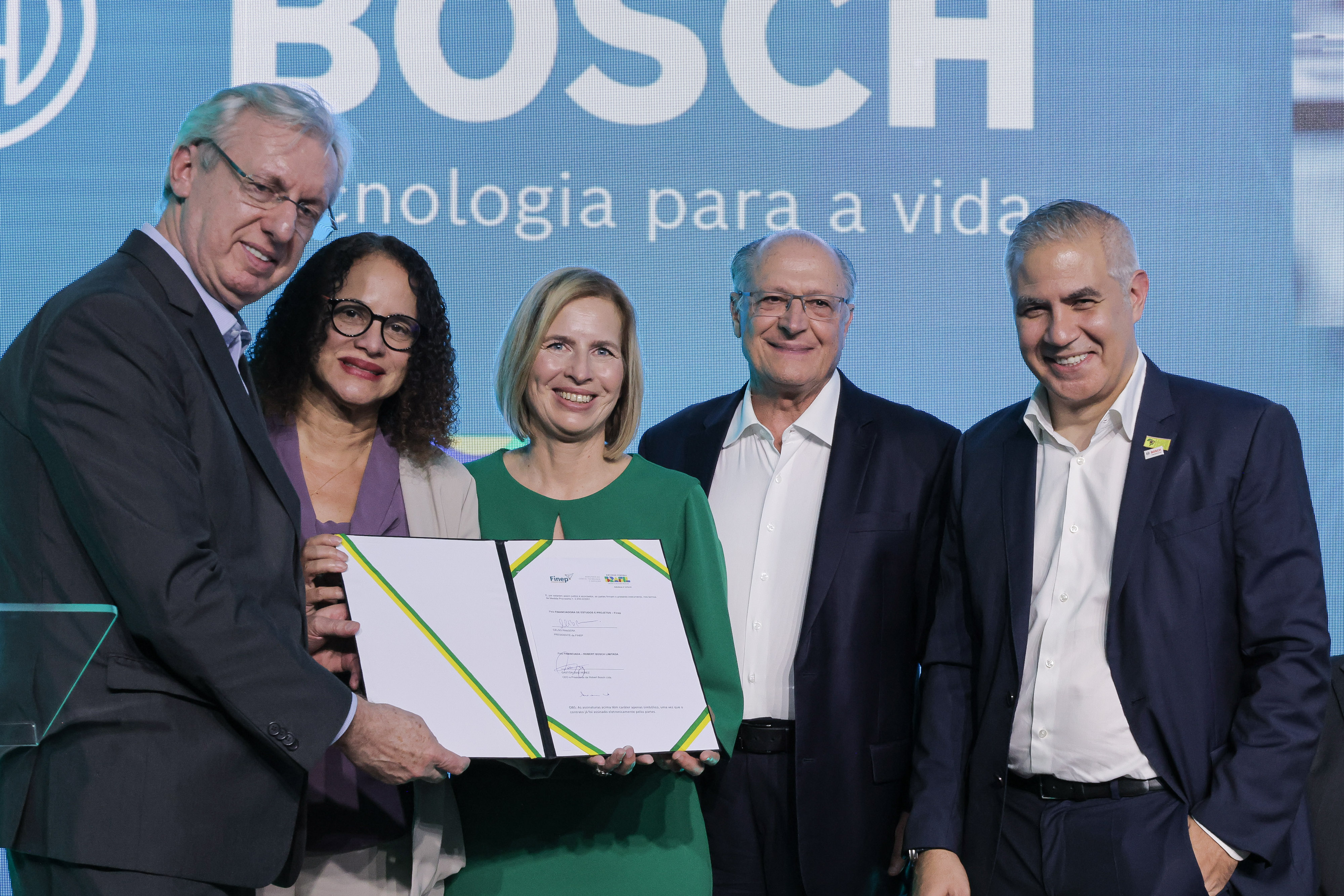 Bosch assinou contratos de captação de fomentos públicos com a FINEP (Financiadora de Estudos e Projetos) e o BNDES (Banco Nacional de Desenvolvimento Econômico e Social). 