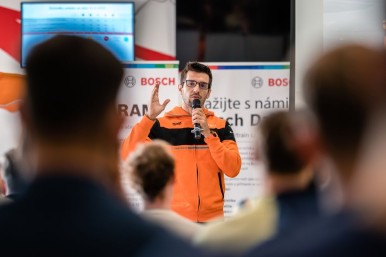 Vysokoškolští studenti na patnáctém ročníku akce „High-Tech Day“