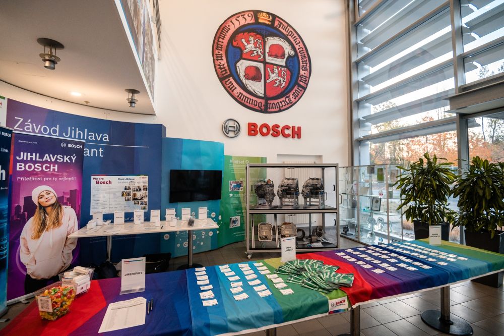 Vysokoškolští studenti na patnáctém ročníku akce „High-Tech Day“