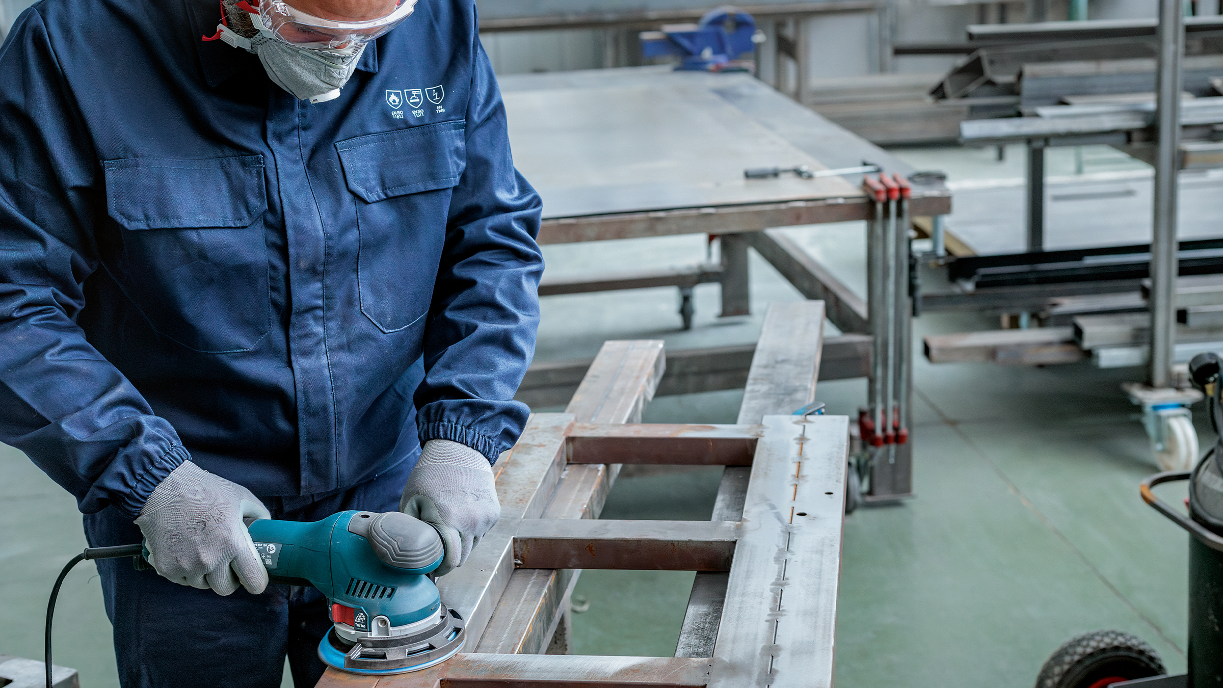 An expert-class abrasive: Bosch Expert O780 Foil for trades and industry