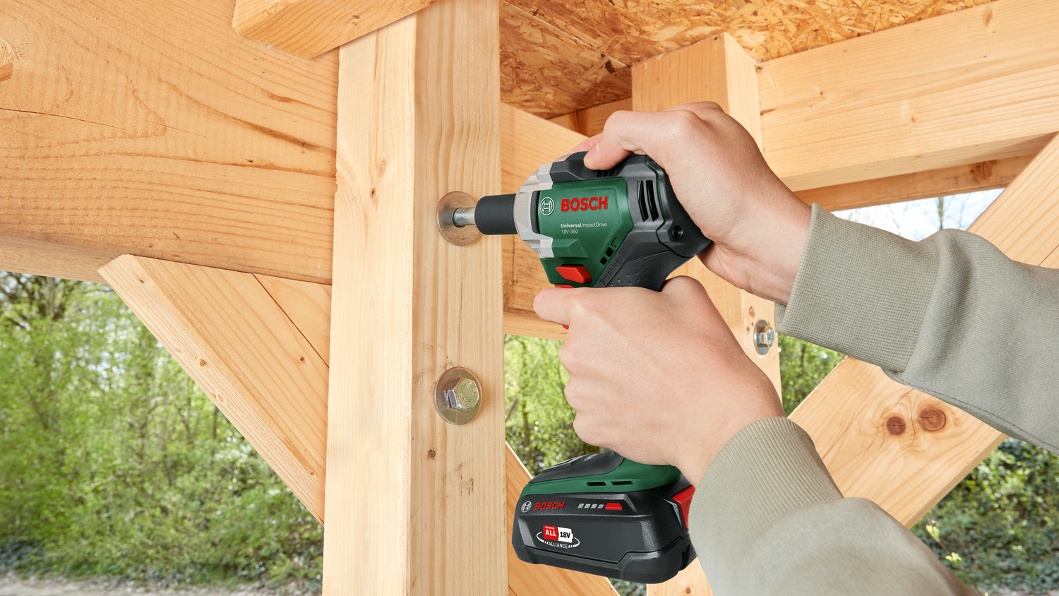 Lightweight powerhouse for effortless screwing: Cordless impact wrench UniversalImpactDrive 18V-350 from Bosch