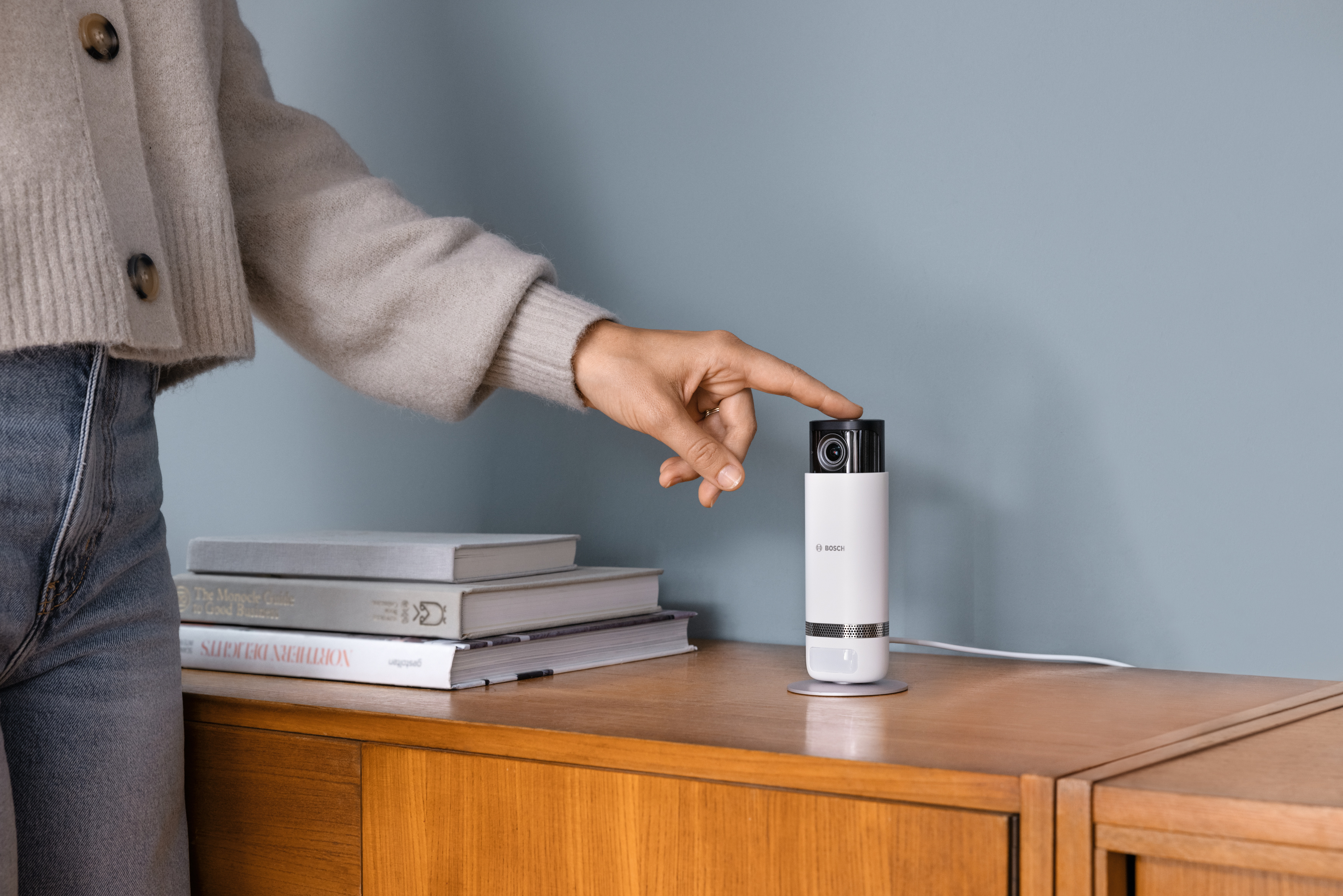 Bosch Smart Home II, Caméra intérieure Eyes, caméra de surveillance Wi-Fi  pour l’intérieur, compatible avec  Alexa