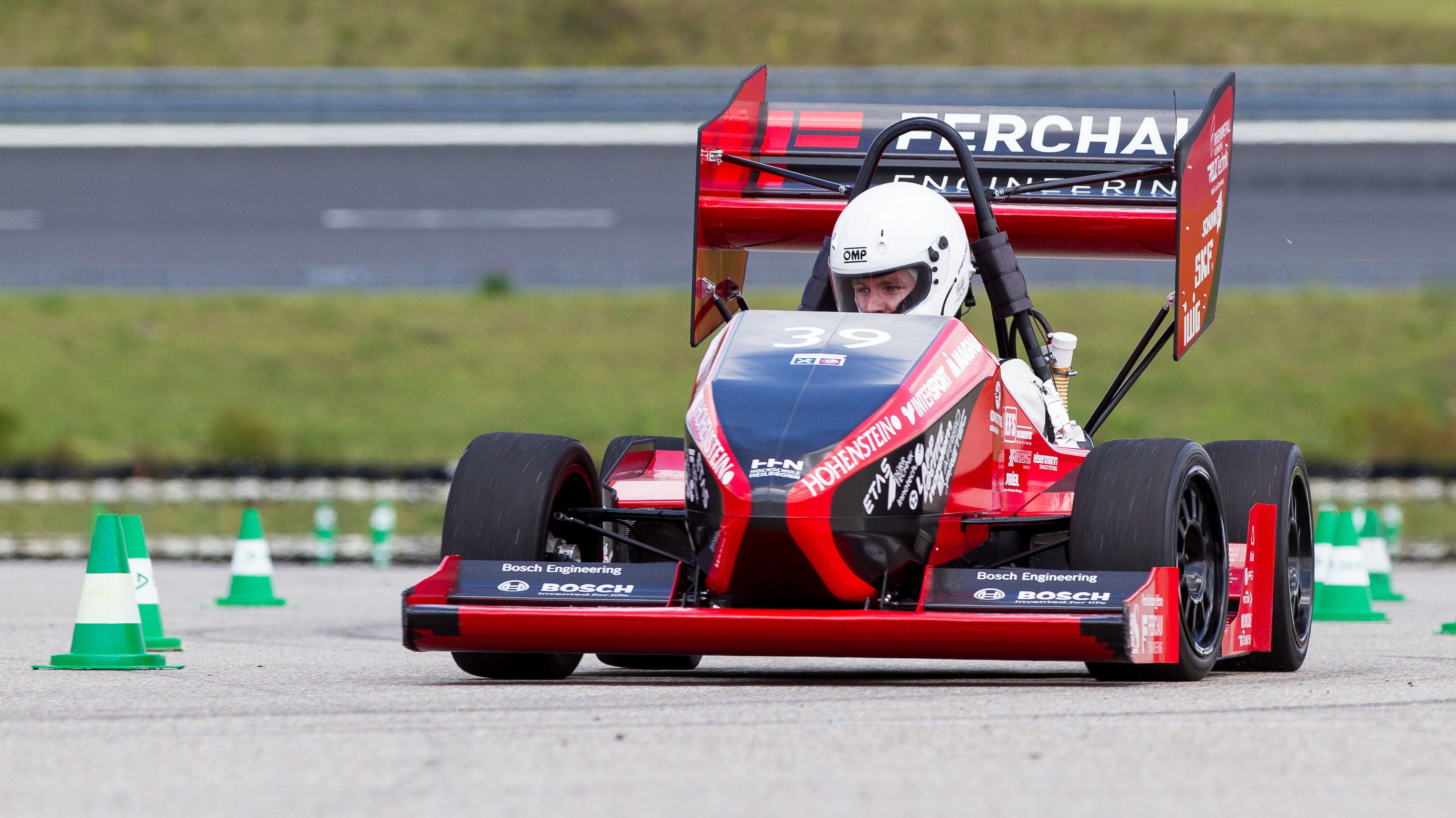 Tomorrow’s Engineers Test Racing Cars with support from Bosch Bosch