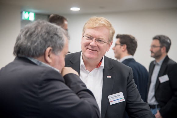 Dr Stefan Hartung Im Gespräch Mit Journalisten Bosch Media Service