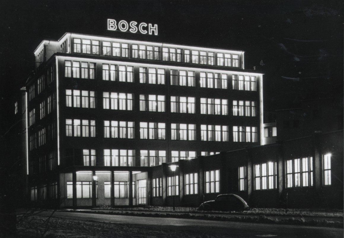 Bosch Administration Building By Night In Stuttgart, 1953 - Bosch Media ...