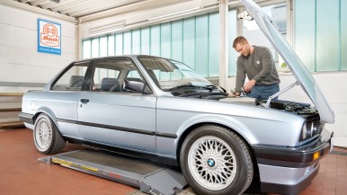 Bosch Classic safeguards the future of historic vehicles with spare parts and ex ...